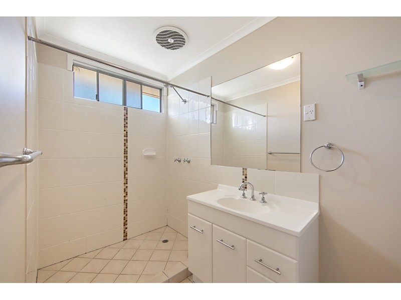 72 Banfield Drive, Mount Louisa QLD 4814